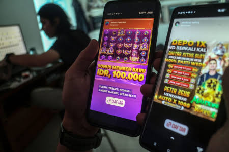 Slot online menjadi pilihan populer di kalangan pemain karena kemudahan akses dan variasi permainan yang ditawarkan. Dengan hanya